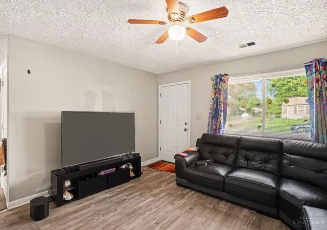 Photo 2 of Single family home for sale at 3090 Deshler Dr, Colerain Twp, OH 45251 | MLS# 1876593 | Listing updated on 2026-09-09