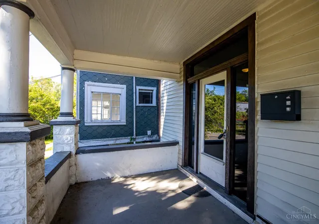2nd image of 3673 Vine St, Cincinnati, OH 45220 | MLS# 1876545