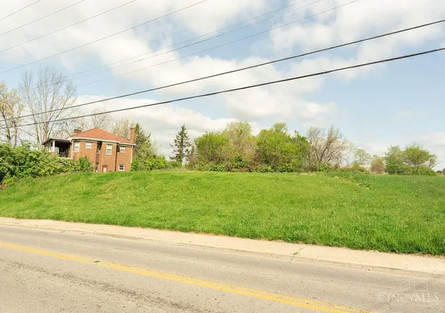 Photo 4 of Land for sale at 38 Clinton Springs Ave, Cincinnati, OH 45217 | MLS# 1874367 | Listing updated on 2026-07-15
