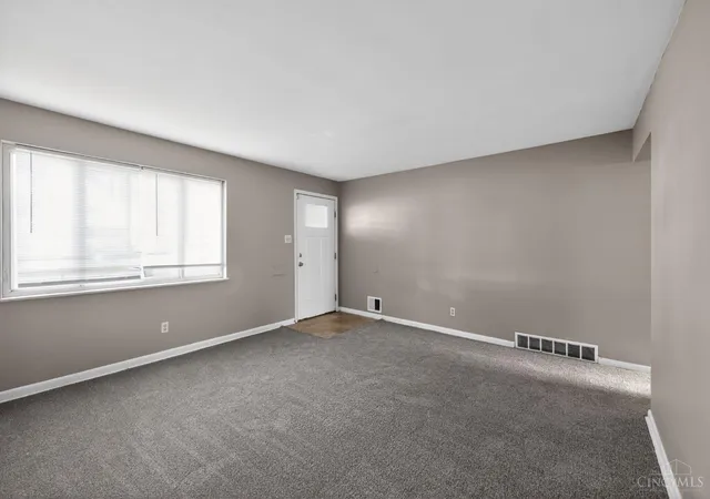 Photo 3 of Sale Pending at 1741 Gellenbeck St, Cincinnati, OH 45205 | MLS# 1875444 | Listing updated on 2026-08-25