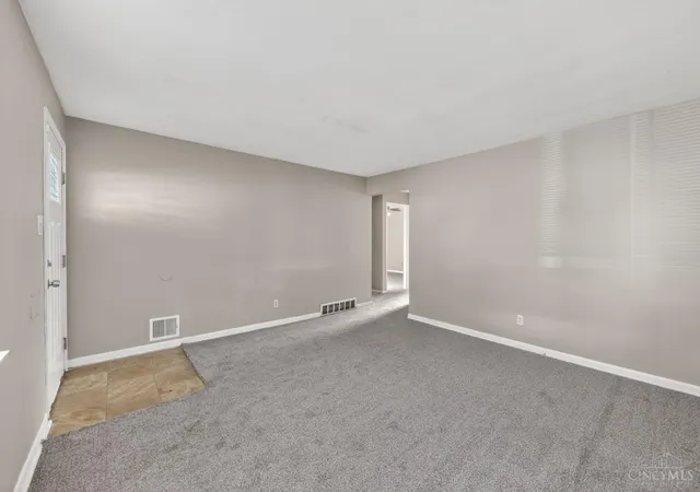 Photo 3 of Sale Pending at 1741 Gellenbeck St, Cincinnati, OH 45205 | MLS# 1875444 | Listing updated on 2026-10-26