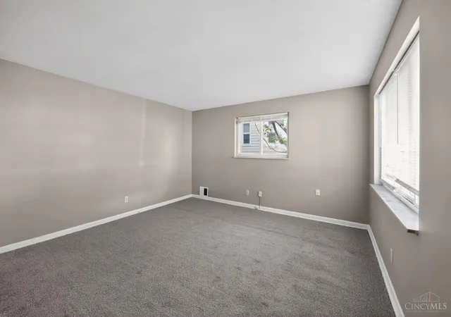 Photo 4 of Sale Pending at 1741 Gellenbeck St, Cincinnati, OH 45205 | MLS# 1875444 | Listing updated on 2026-10-26