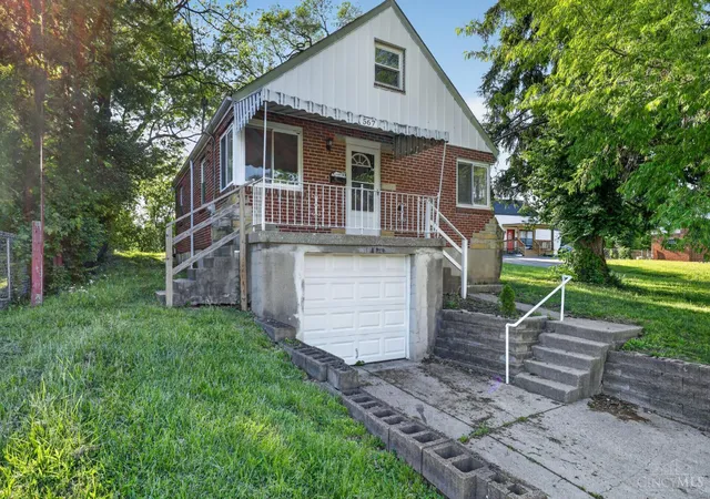 Homes for sale in Delhi Twp, OH | 567 Greenwell Ave, Delhi Twp, OH 45238 | MLS# 1875886