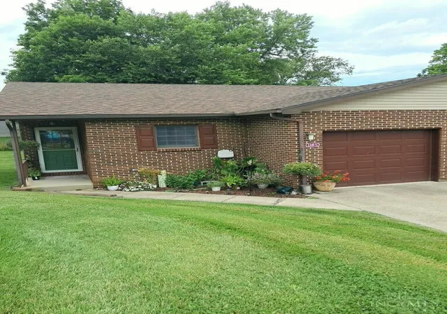 Homes for sale in Hillsboro, OH | 116 Springlake Ave, Hillsboro, OH 45133 | MLS# 1874566