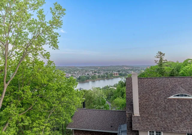 Homes for sale in Cincinnati, OH | 2200 Victory Pkwy #710, Cincinnati, OH 45206 | MLS# 1876557