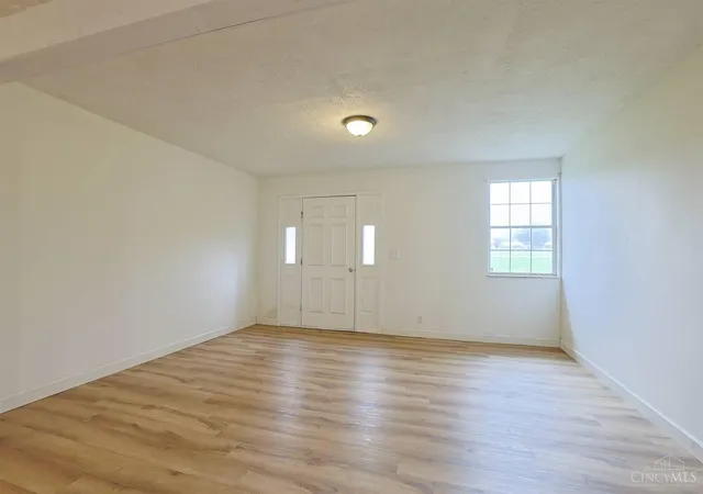 Photo 3 of Single family home for sale at 76 Stivers Rd, Aberdeen, OH 45101 | MLS# 1876854 | Listing updated on 2026-08-20