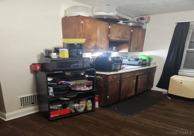 Photo 3 of House for sale at 2055 Queen City Ave, Cincinnati, OH 45214 | MLS# 1869338 | Listing updated on 2026-08-26