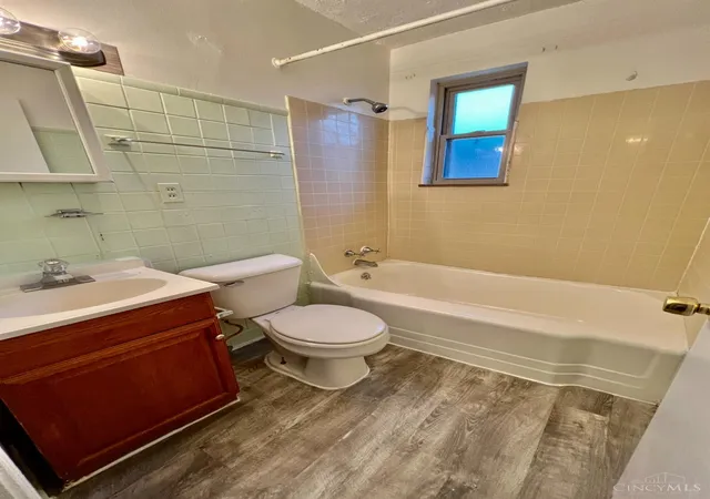 2nd image of 1409 Yarmouth Ave, Cincinnati, OH 45237
