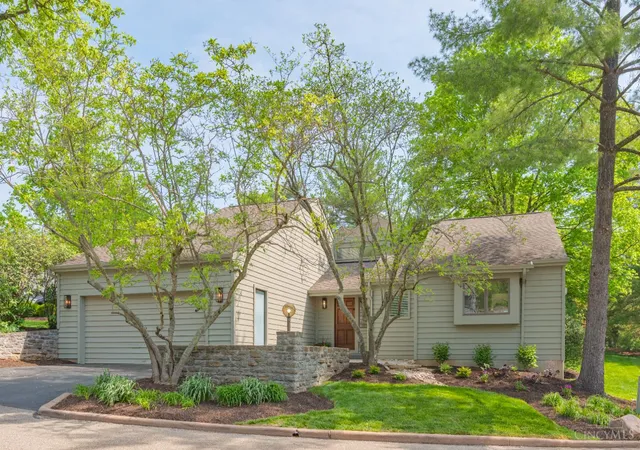 Homes for sale in Blue Ash, OH | 9 Falling Brook Ln, Blue Ash, OH 45241 | MLS# 1876836