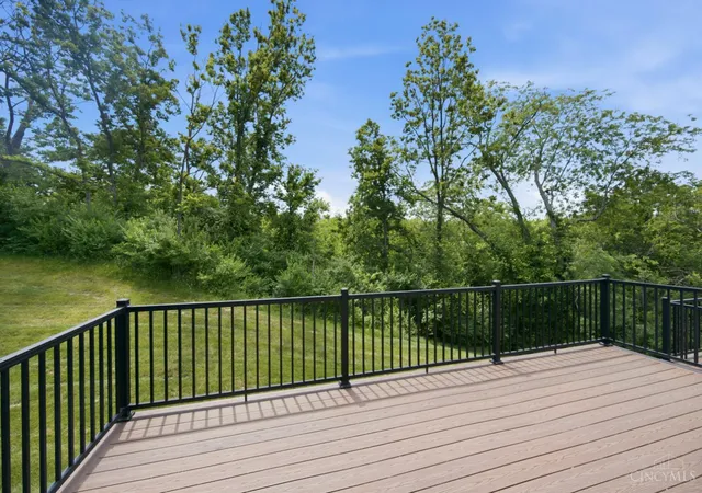 Homes for sale in Loveland, OH | 102 Blossom View Dr, Loveland, OH 45140 | MLS# 1876910