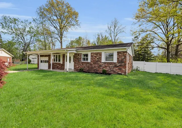 Photo 4 of Sale Pending at 4488 Glen Willow Dr, Batavia, OH 45103 | MLS# 1876983 | Listing updated on 2026-09-08