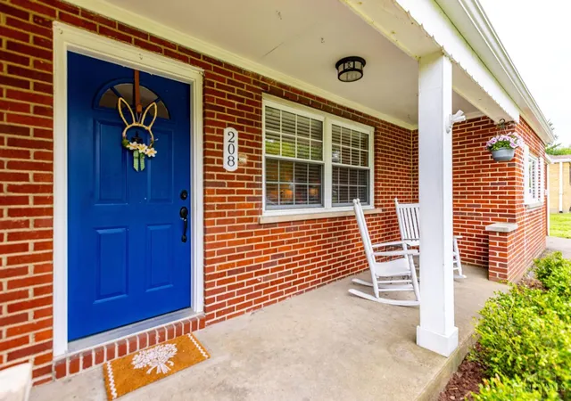 2nd image of 208 Furbee Dr, Mason, OH 45040 | MLS# 1876913