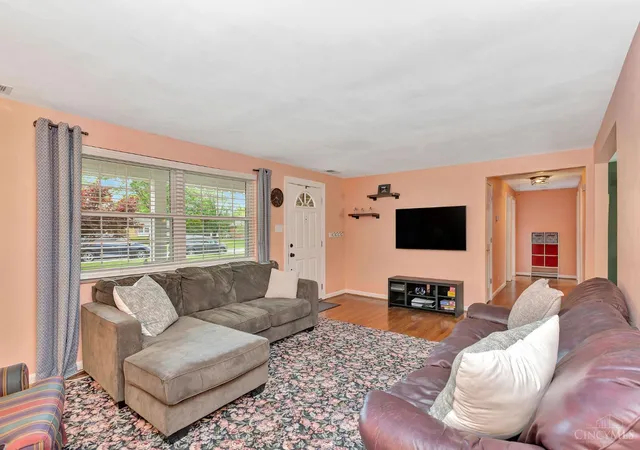 4th image of 208 Furbee Dr, Mason, OH 45040 | MLS# 1876913