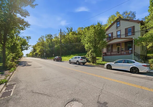 3rd image of 1743 Baltimore Ave, Cincinnati, OH 45225