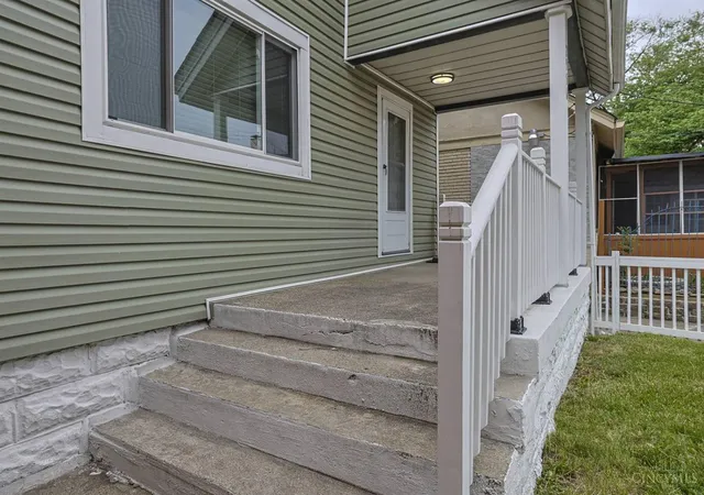 4th image of 2956 Henshaw Ave, Cincinnati, OH 45225 | MLS# 1877040
