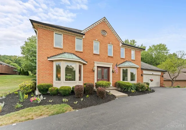 Homes for sale in Anderson Twp, OH | 845 Eaglesknoll Ct, Anderson Twp, OH 45255 | MLS# 1876587