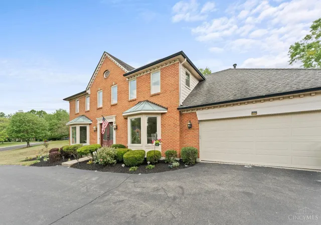 Homes for sale in Anderson Twp, OH | 845 Eaglesknoll Ct, Anderson Twp, OH 45255 | MLS# 1876587