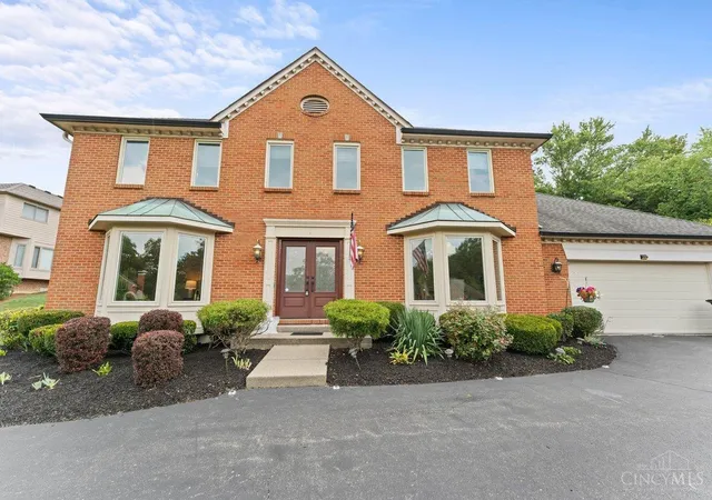 Homes for sale in Anderson Twp, OH | 845 Eaglesknoll Ct, Anderson Twp, OH 45255 | MLS# 1876587