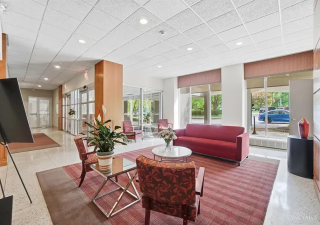 4th image of The Madison House, Cincinnati, OH 45208