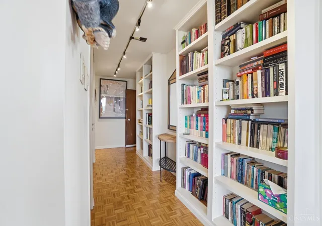 5th image of The Madison House, Cincinnati, OH 45208