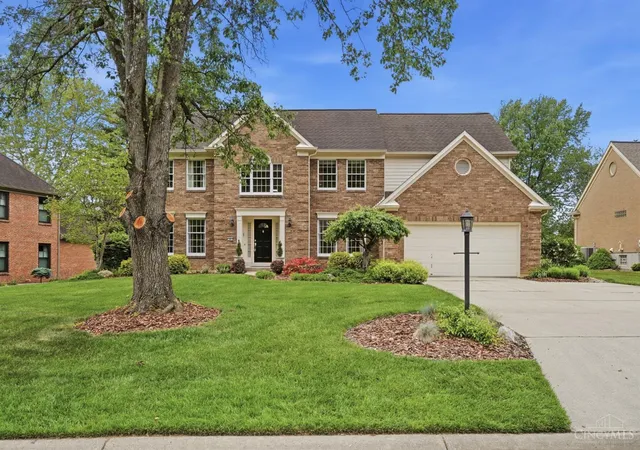 Homes for sale in Loveland, OH | 125 Pheasantlake Dr, Loveland, OH 45140 | MLS# 1876181