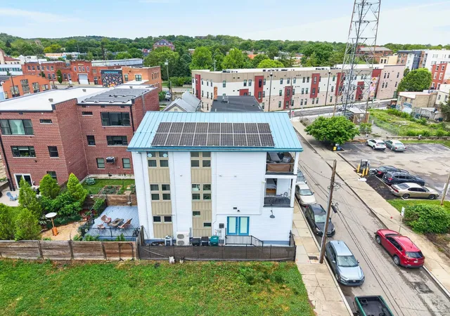 Homes for sale in Cincinnati, OH | 4017 Gulow St, Cincinnati, OH 45223 | MLS# 1876206