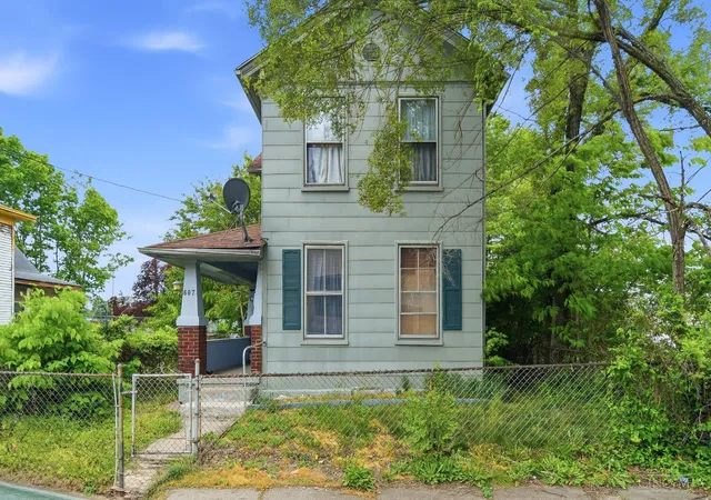 Homes for sale in Hamilton, OH | 607 S 8th St, Hamilton, OH 45011 | MLS# 1877213