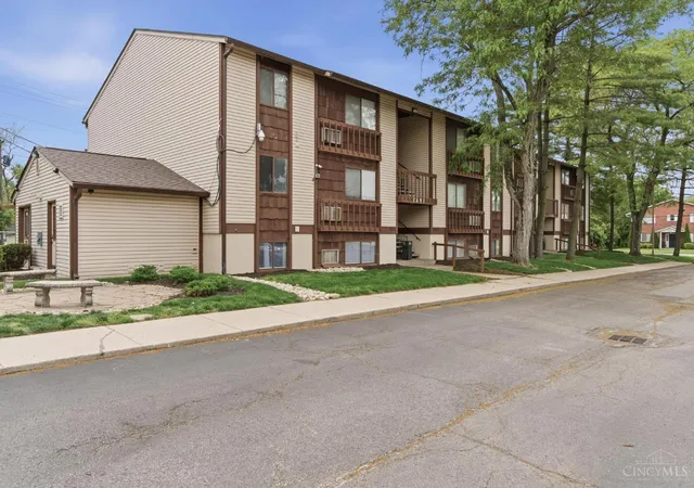 Homes for sale in Middletown, OH | 1631 Jackson Ln, Middletown, OH 45044 | MLS# 1877557
