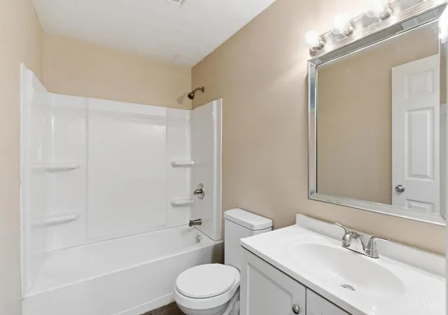 Homes for sale in Middletown, OH | 1631 Jackson Ln, Middletown, OH 45044 | MLS# 1877557