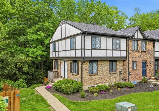 Homes for sale in Union Twp, OH | 449 Dartmouth Cir, Union Twp, OH 45244 | MLS# 1877566