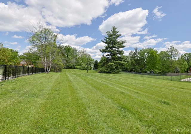Photo 2 of Sale Pending at 10380 Deerfield Rd, Cincinnati, OH 45242 | MLS# 1877624 | Listing updated on 2026-05-28