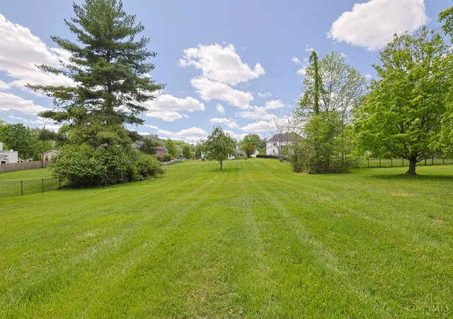 Photo 3 of Sale Pending at 10380 Deerfield Rd, Cincinnati, OH 45242 | MLS# 1877624 | Listing updated on 2026-05-28