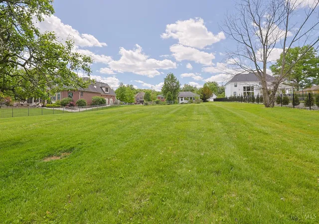 Photo 4 of Sale Pending at 10380 Deerfield Rd, Cincinnati, OH 45242 | MLS# 1877624 | Listing updated on 2026-05-28
