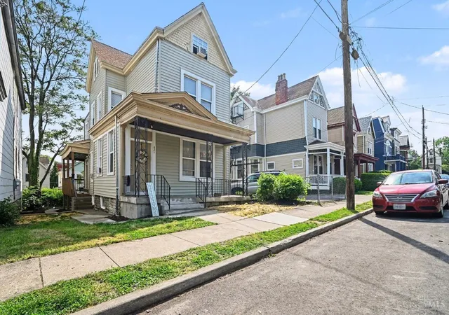 Homes for sale in Cincinnati, OH | 421 Southview Ave, Cincinnati, OH 45219 | MLS# 1873143