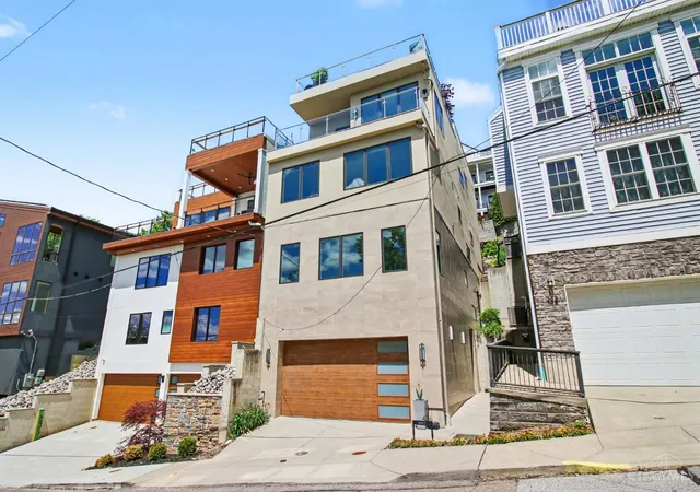 Homes for sale in Cincinnati, OH | 436 Boal St, Cincinnati, OH 45202 | MLS# 1877191