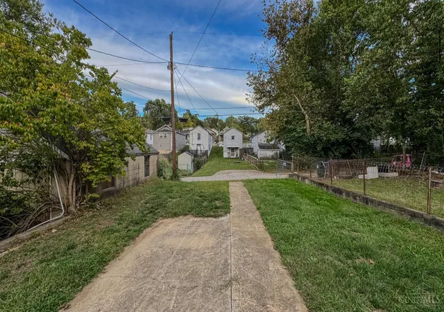 Homes for sale in Hamilton, OH | 1836 Parrish Ave, Hamilton, OH 45011 | MLS# 1877803
