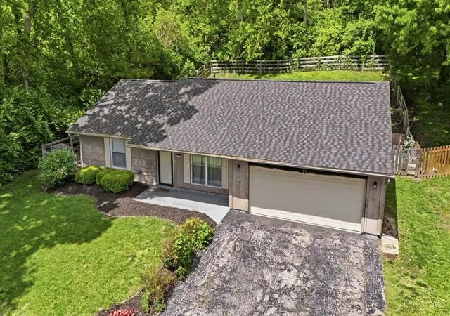 Homes for sale in Franklin, OH | 89 Fitzgerald Wy, Franklin, OH 45005 | MLS# 1877879