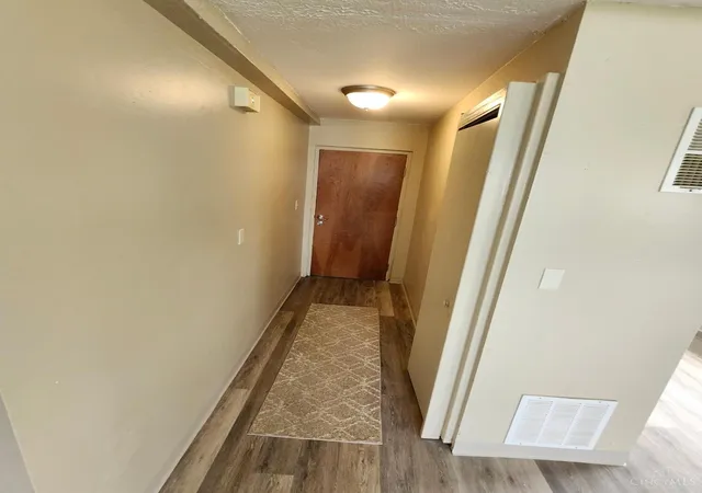 2nd image of 4467 Lee Rd, Cleveland, OH 44128
