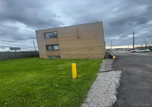 image of 4467 Lee Rd, Cleveland, OH 44128 | MLS# 1877963