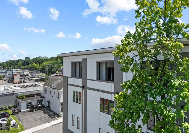2nd image of 3723 Isabella Ave, Cincinnati, OH 45209