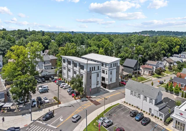 2nd image of 3725 Isabella Ave #3, Cincinnati, OH 45209 | MLS# 1876034