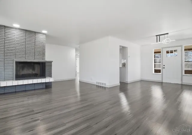4th image of 6101 Capri Dr, Cincinnati, OH 45224 | MLS# 1878051