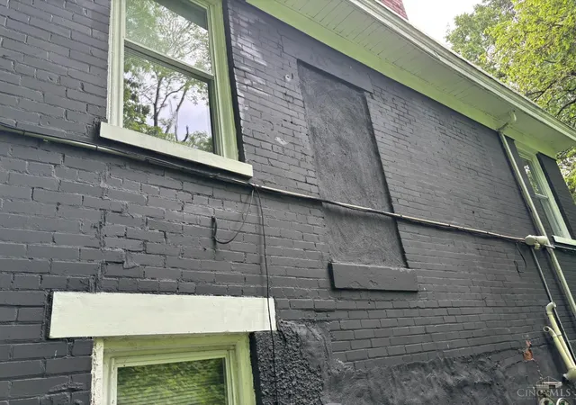 3rd image of 3091 Beekman St, Cincinnati, OH 45225 | MLS# 1878135
