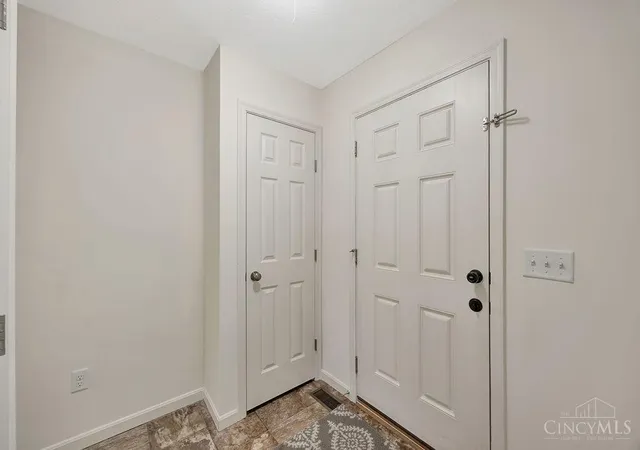 2nd image of 723 Grande Oaks Dr, Hamilton Twp, OH 45152 | MLS# 1878120
