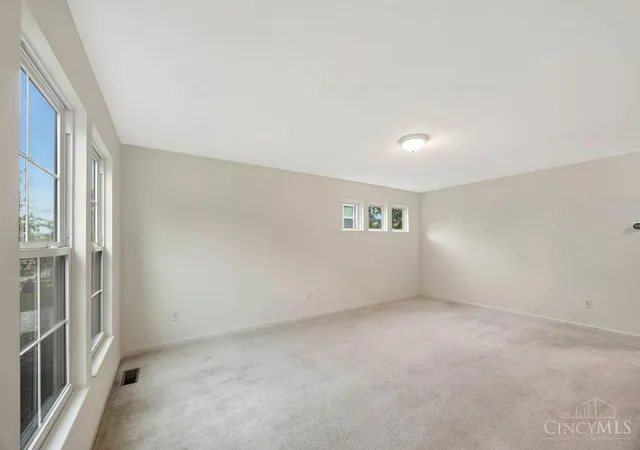 3rd image of 723 Grande Oaks Dr, Hamilton Twp, OH 45152 | MLS# 1878120
