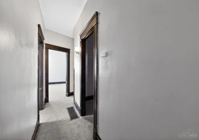 2nd image of 5906 Highland Ave, Elmwood Place, OH 45216