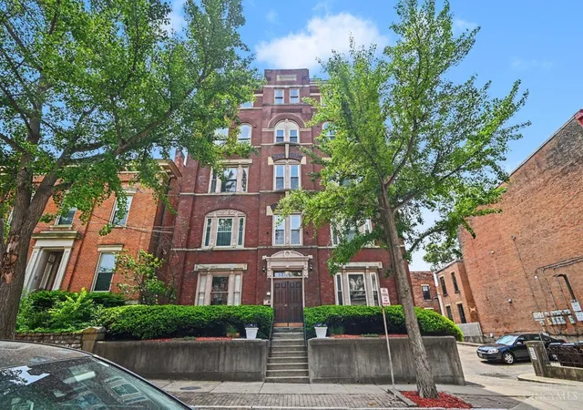 Homes for sale in Cincinnati, OH | 427 Hopkins St #5, Cincinnati, OH 45203 | MLS# 1877775