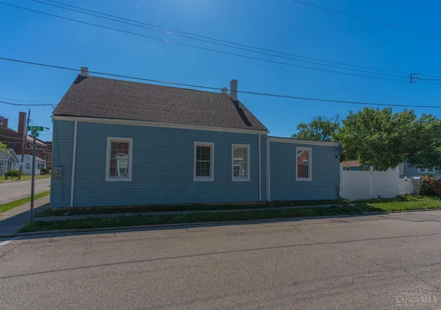 Homes for sale in Reading, OH | 435 Pearl St, Reading, OH 45215 | MLS# 1878190