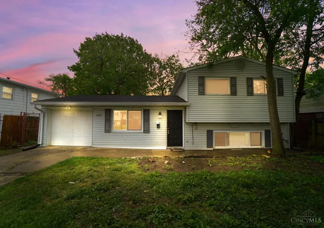 2nd image of 12150 Marwood Ln, Springdale, OH 45246 | MLS# 1878254