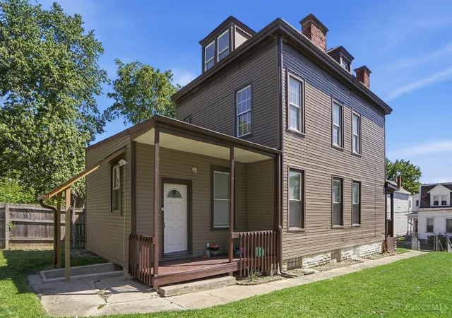 2nd image of 1027 Winfield, Cincinnati, OH 45205